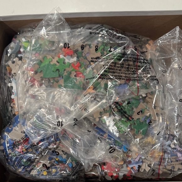 Disney Holiday Jigsaw Puzzle Collection - Picture 2 of 2